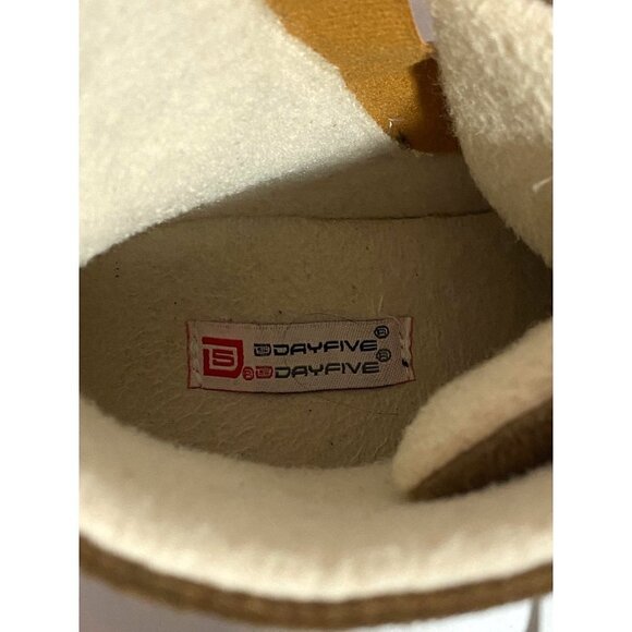 DayFive Ridge Faux Suede Lace Up Fleece Lined Brown Boots Kids' Size 4 - Picture 3 of 9